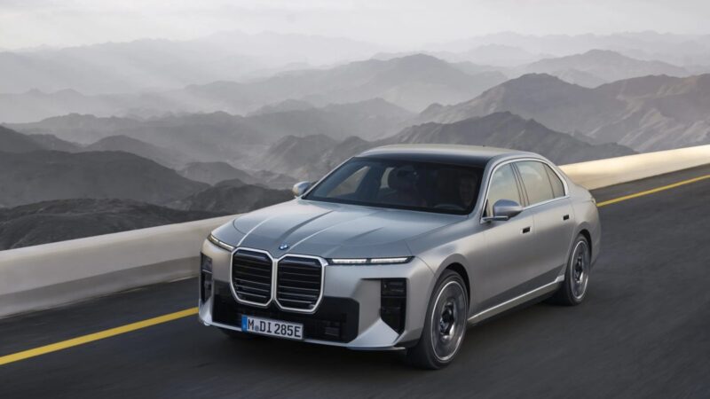 2027 BMW 7 Series refresh brings Neue Klasse tech and a NACS charging switch to the i7