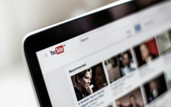 YouTube tests smarter livestream ads: Pauses during peak chat moments and adds ad-free thank-you perks