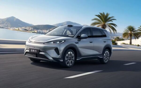BYD Sealion 05 targets mainstream buyers with five-minute charging and a 2 105 km hybrid range claim