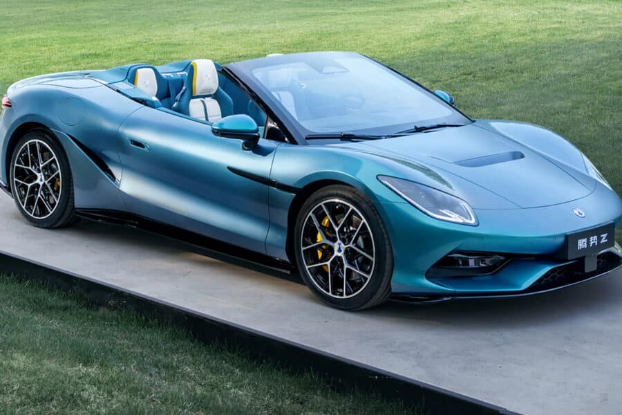 BYD Unveils Denza Z Electric Roadster: 1 000-HP Ambitions and Flash Charging Aim for Europe First