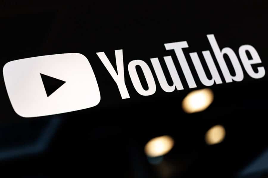 YouTube tests AI-powered search with guided answers, a potential shift in how viewers discover videos
