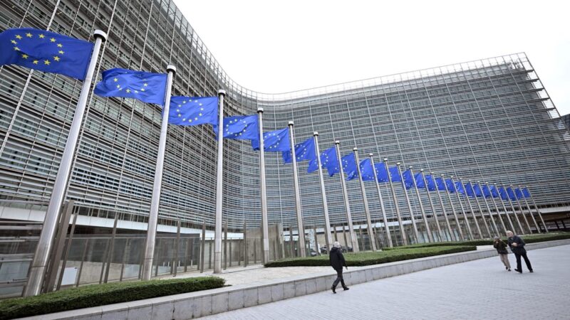 EU cybersecurity alarms grow as officials move off Signal amid probes into cloud and mobile breaches