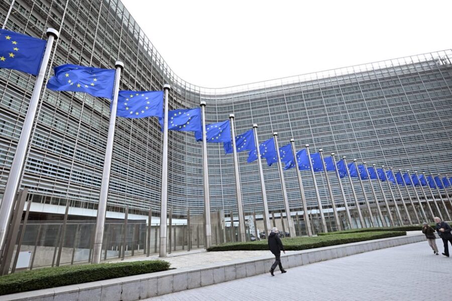 EU cybersecurity alarms grow as officials move off Signal amid probes into cloud and mobile breaches