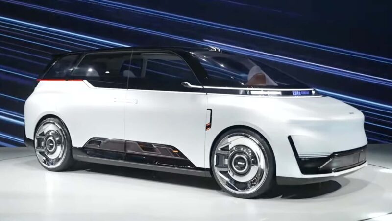 Geely Unveils EVA Cab Robotaxi: A Purpose-Built Design Aims for 100 000 Vehicles by 2030