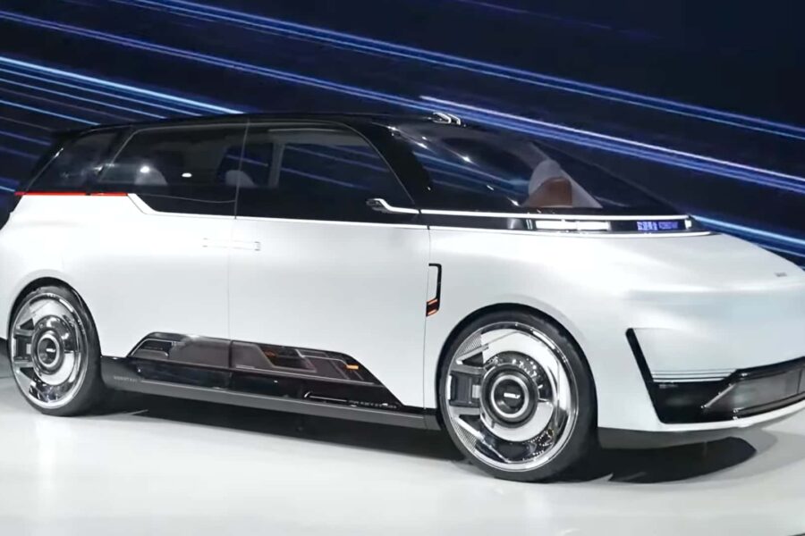 Geely Unveils EVA Cab Robotaxi: A Purpose-Built Design Aims for 100 000 Vehicles by 2030