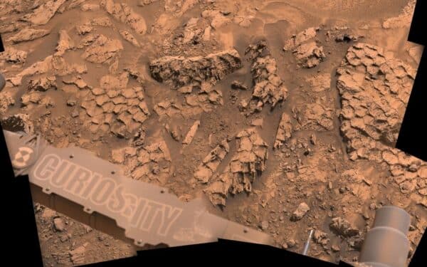 Curiosity Spots Vast Honeycomb Rock Pattern on Mars, Hinting at Repeated Wet-Dry Cycles