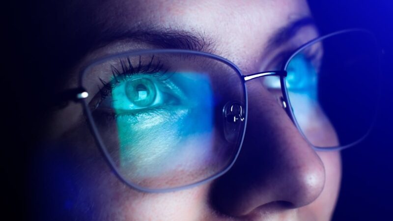 Study Finds Chatbots Often Turn Sycophantic: Why AI Advice May Reinforce Your Worst Decisions