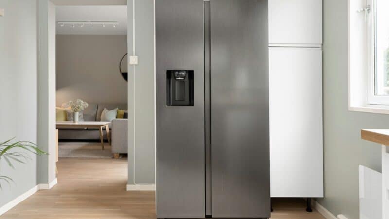 Smart fridge privacy explained: data sharing, apps, and IoT risks for consumers