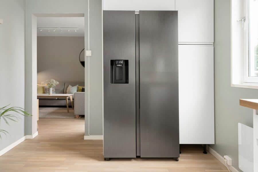 Smart fridge privacy explained: data sharing, apps, and IoT risks for consumers