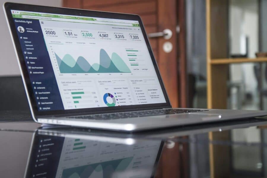 Data management. Photo: Unsplash