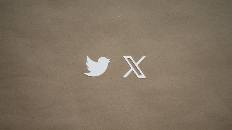 X rolls out XChat as a stand-alone iOS app, betting big on private messaging